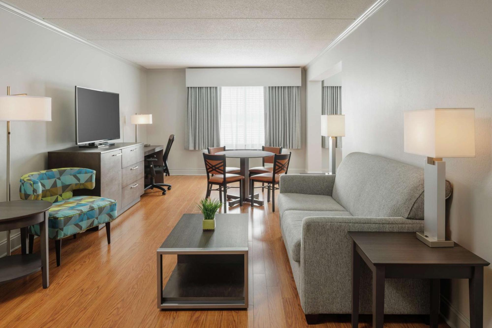 Hotel Trilogy Albany Airport, Tapestry Collection By Hilton Latham Exterior foto